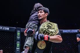 赌场心理：沉没成本如何阻止离场？（赌桌上的心理学：沉没成本为何让人难以收手？）